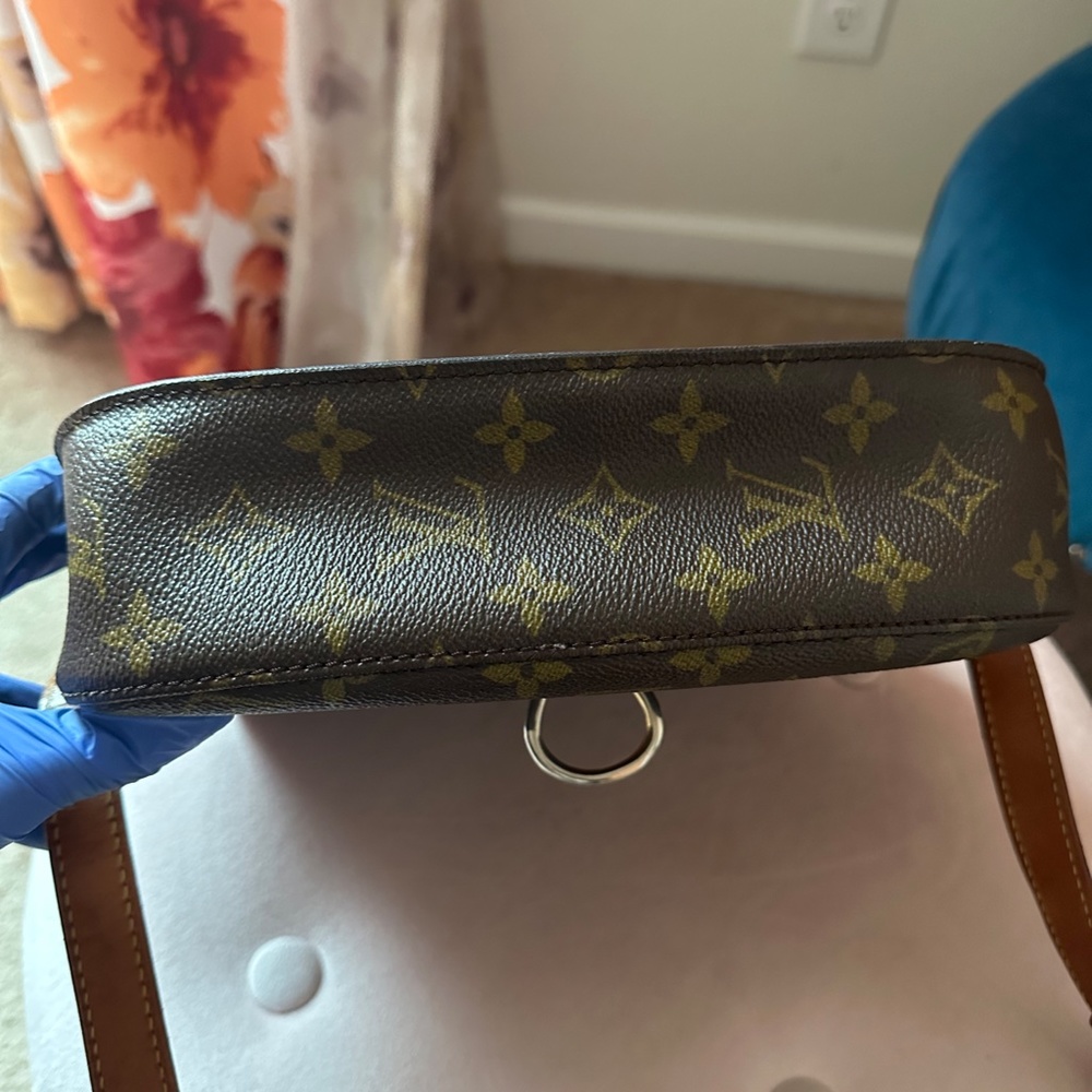Authentic Louis Vuitton Saint Cloud GM Size Monogram Crossbody/Shoulder Bag - Picture 6 of 16